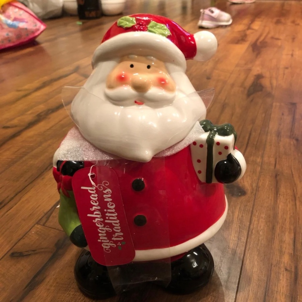 Potter’s studio Santa Claus cookie jar so cute!!!